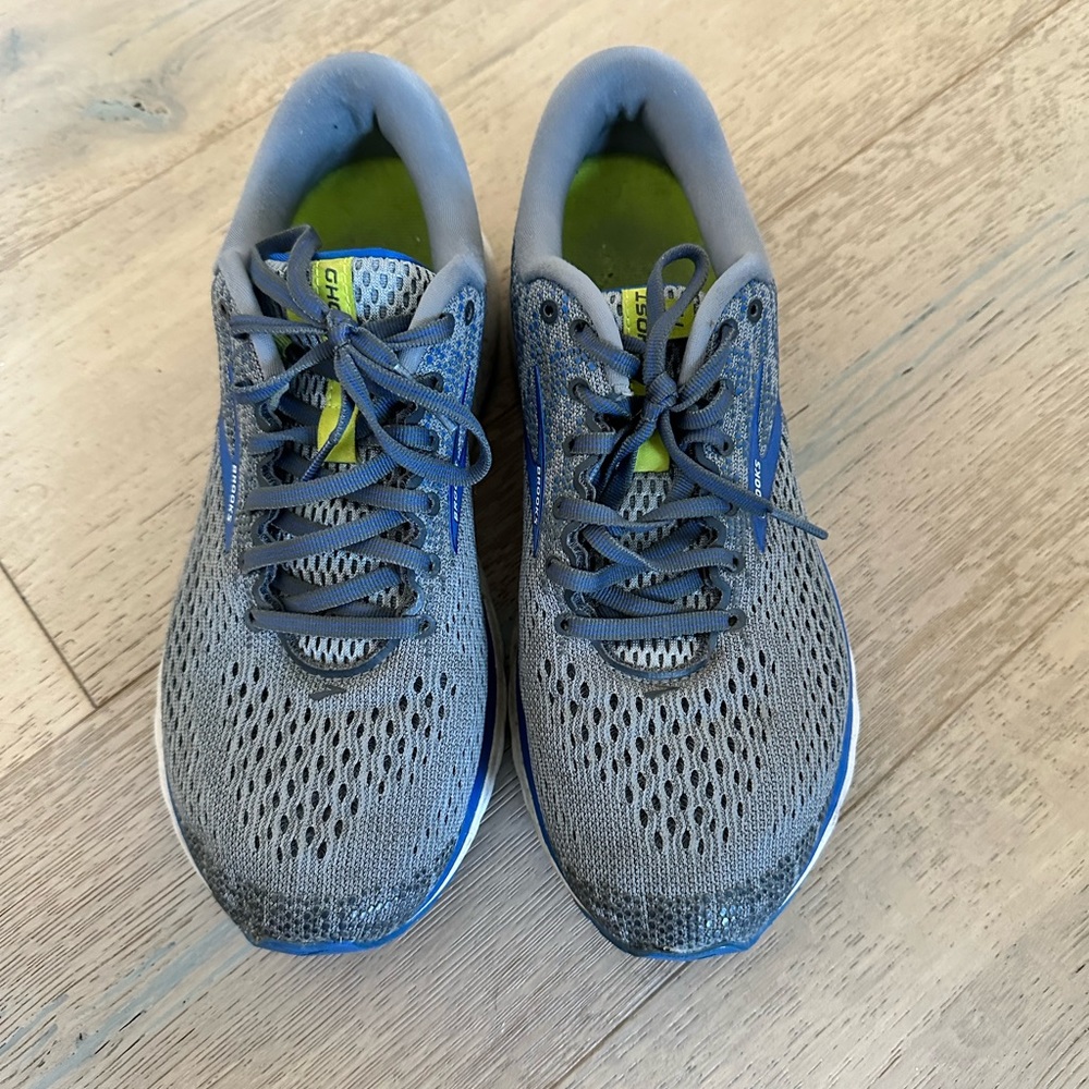 Brooks ghost 11 running shoes, men’s 8.5 wide